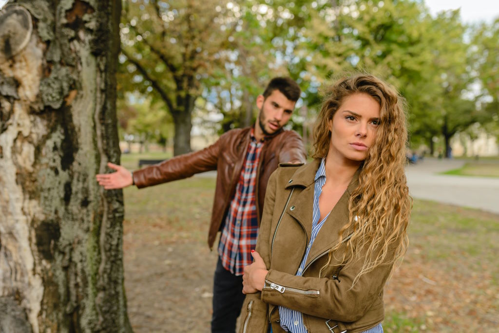 Wie Testen Männer Frauen In Der Kennenlernphase Warum Frauen sich in der Kennenlernphase distanzieren? Lösung!